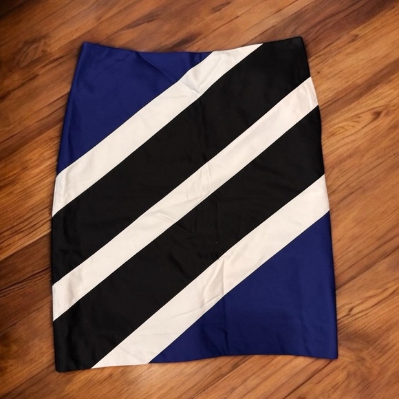 White House Black Market Striped Colorblock Mini Skirt Size 00 - Picture 4 of 6